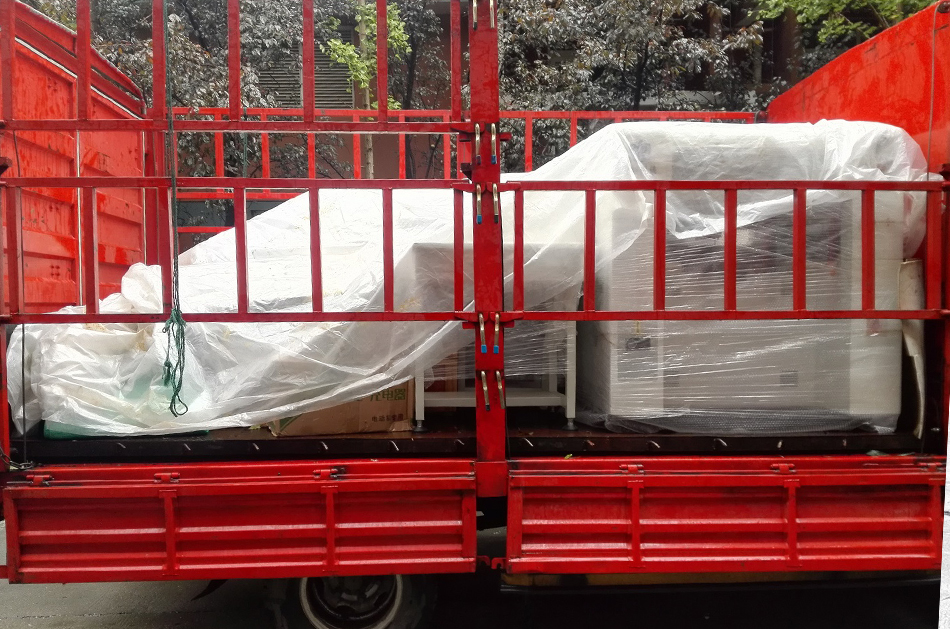 山東客戶SMT設(shè)備專車送貨，貨到上門安裝調(diào)試